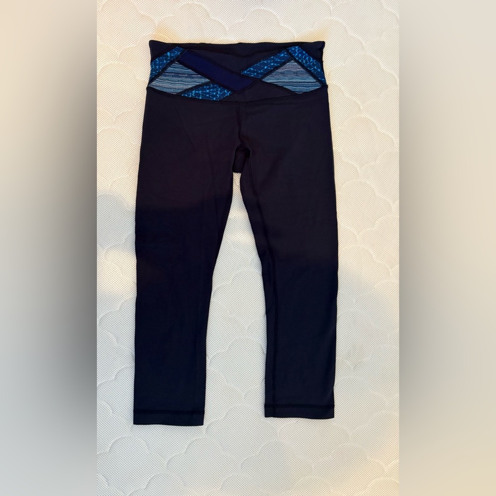 Lululemon navy blue crop leggings